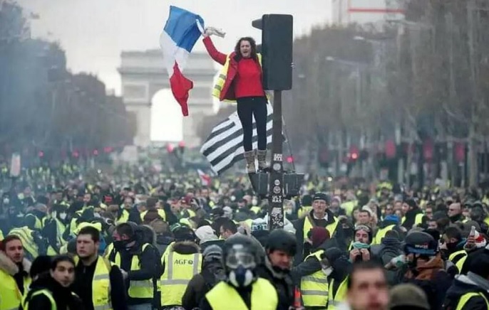 RevolyYellowVests.jpg